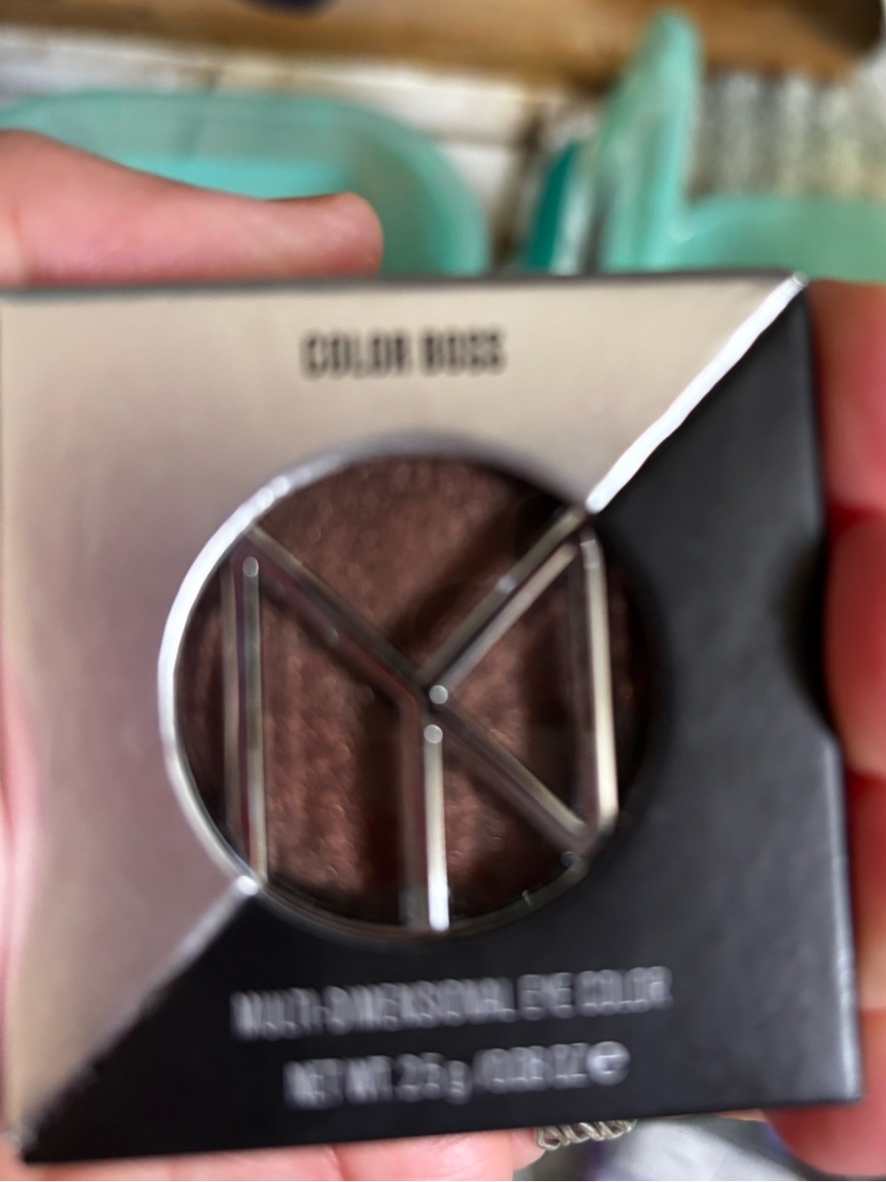 IL MAKIAGE Color Boss Single Eyeshadow  in “News Flash” NIB - Picture 7 of 7